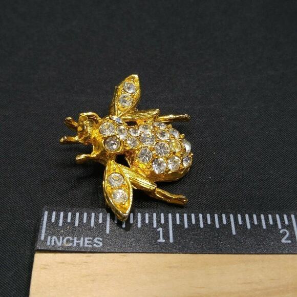 Vintage Clear Rhinestone Bee Brooch, Gold Plated, Insect Pin, 1 1/4 Inches - Picture 9 of 9